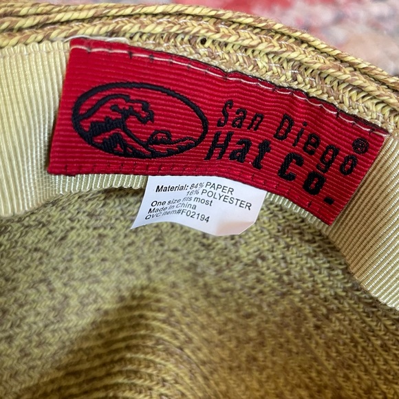 Hat - Picture 4 of 4